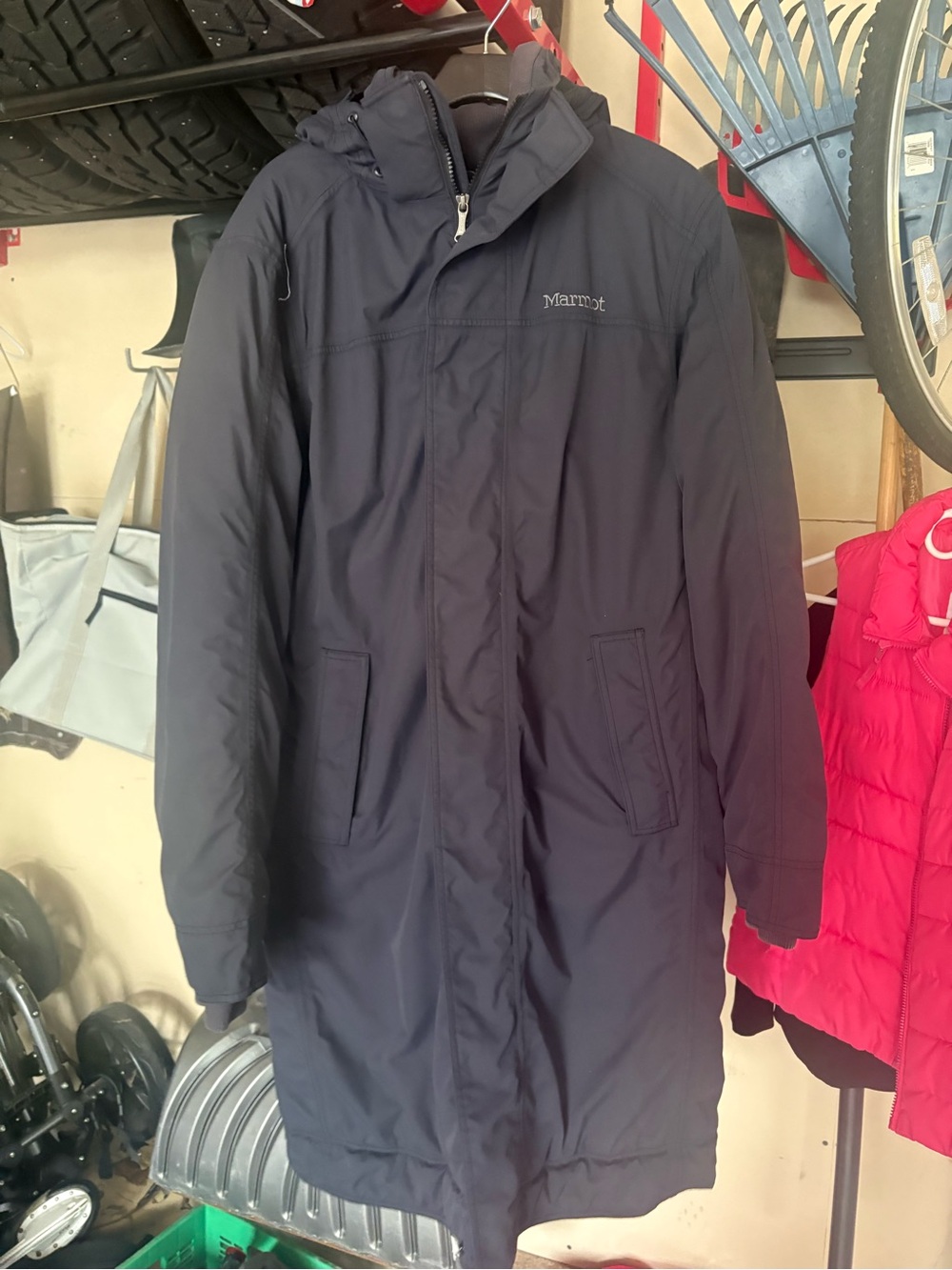 Marmot Men’s Dark Blue Hooded Puffer Coat